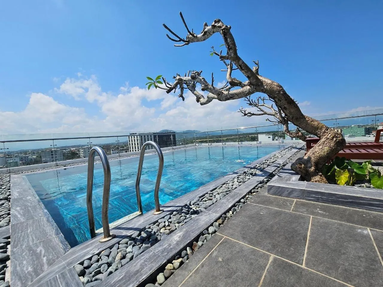 Mtr Apartment & Hotel Đà Nẵng