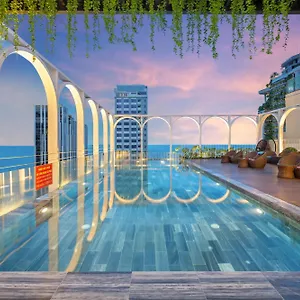 Golden Lotus Luxury - Complimentary Daily Afternoon Tea Hotel